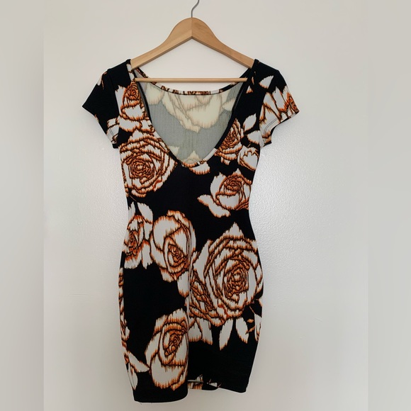 Floral Bodycon Dress with Mesh Detail Size Small - Picture 3 of 4